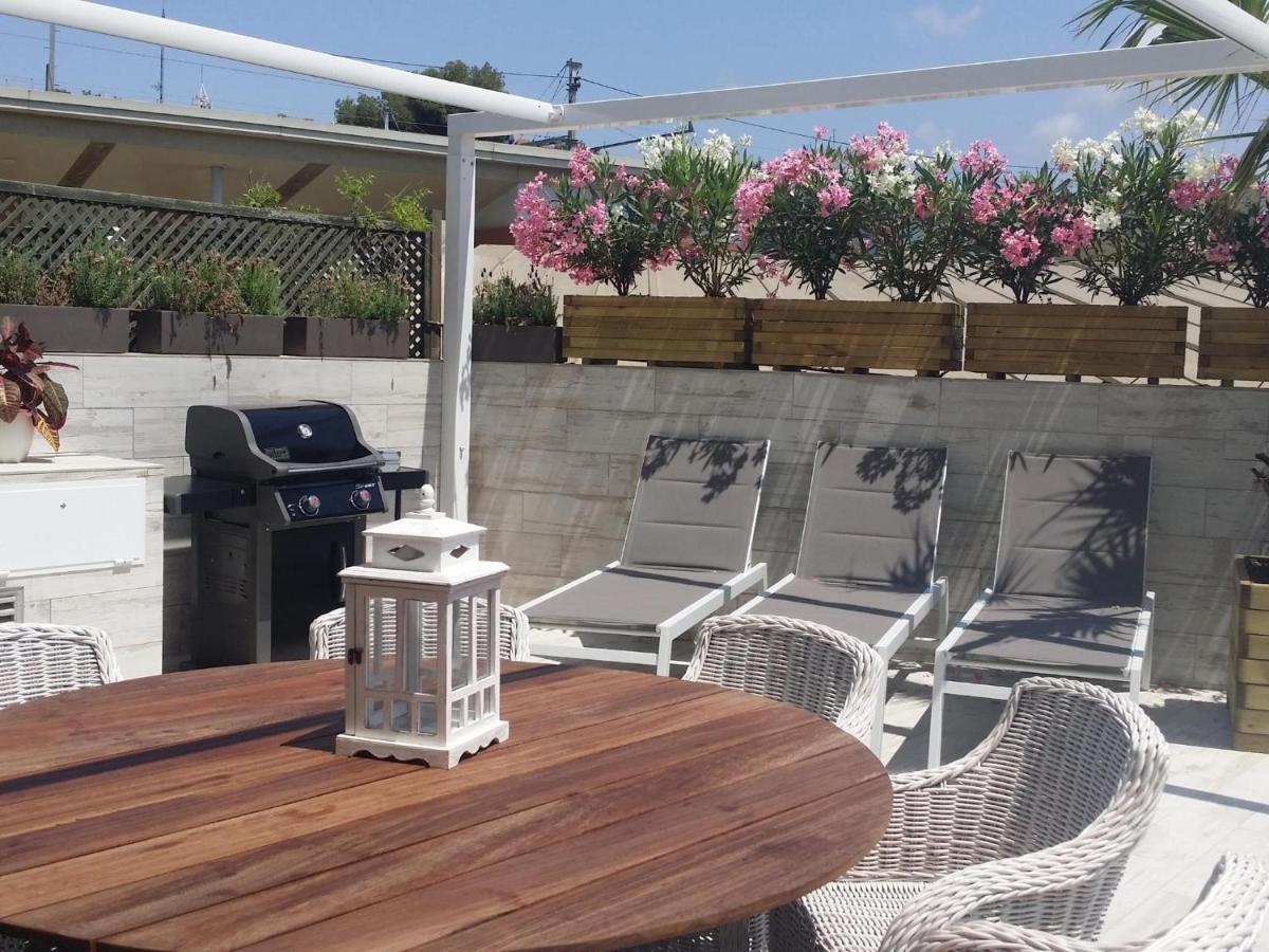 Sitges Spaces Mediterranean Apartments 4 Bedroom, 4 Bathroom, Huge Terrace, Jacuzzi- Sleeps 9 Exterior foto