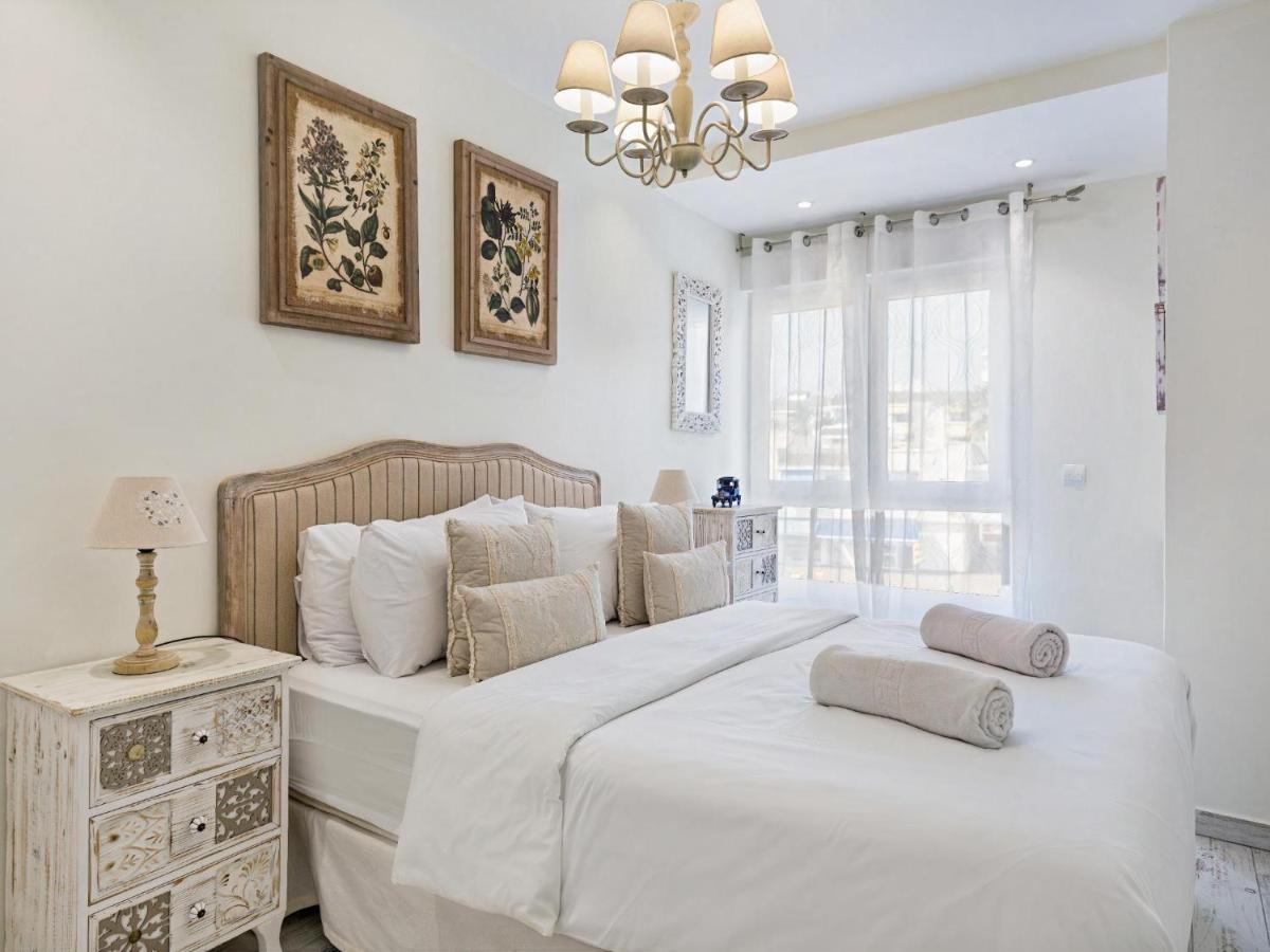 Sitges Spaces Mediterranean Apartments 4 Bedroom, 4 Bathroom, Huge Terrace, Jacuzzi- Sleeps 9 Exterior foto